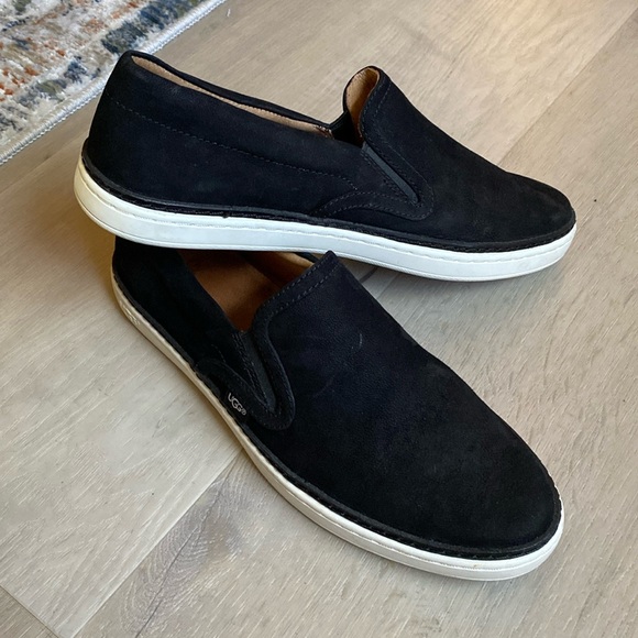 UGG Soleda Black Nubuck Leather
Slip On Sneakers - Size 8 - Picture 1 of 5